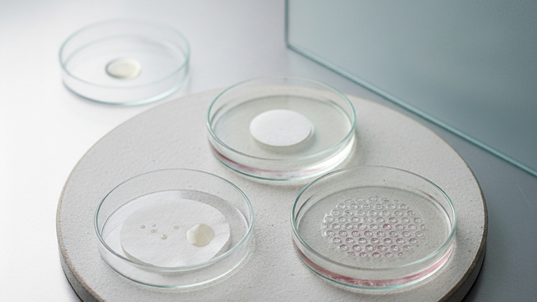 菸鹼醯胺：控油縮毛孔的溫和明星成分